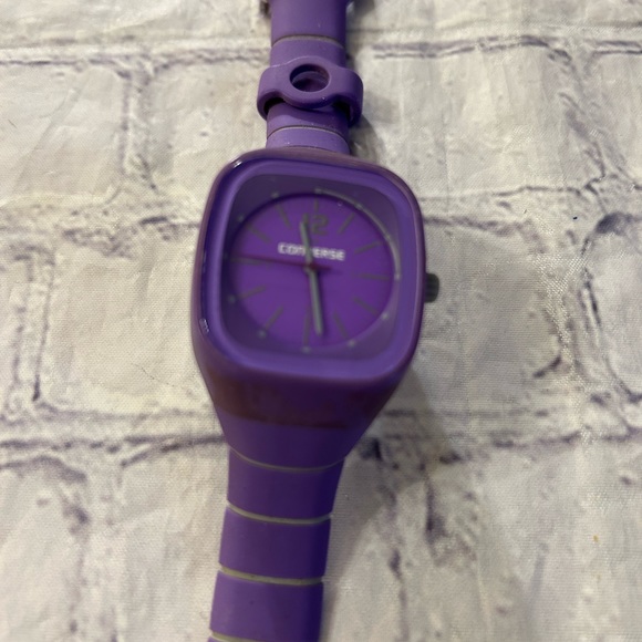 CONVERSE QUARTZ MOVEMENT PURPLE SILICONE STRAP WATCH - Picture 5 of 10